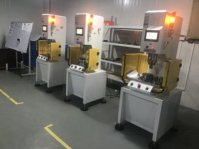 机器人部件压装