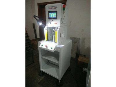  迷你伺服压力机