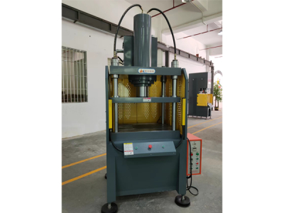 四柱快速油压机