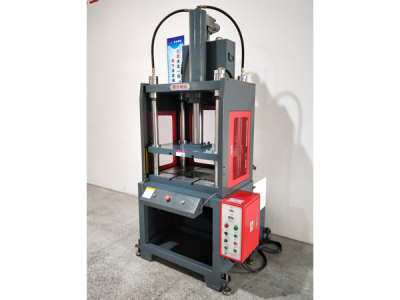 10吨四柱油压机